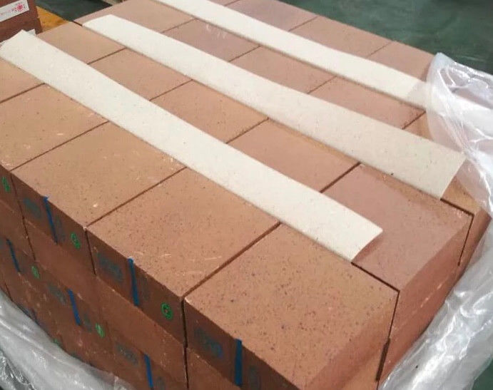 100Mpa Refractory Magnesia Chrome Brick 1790-1850℃ 0.8-1.2% Thermal Expansion